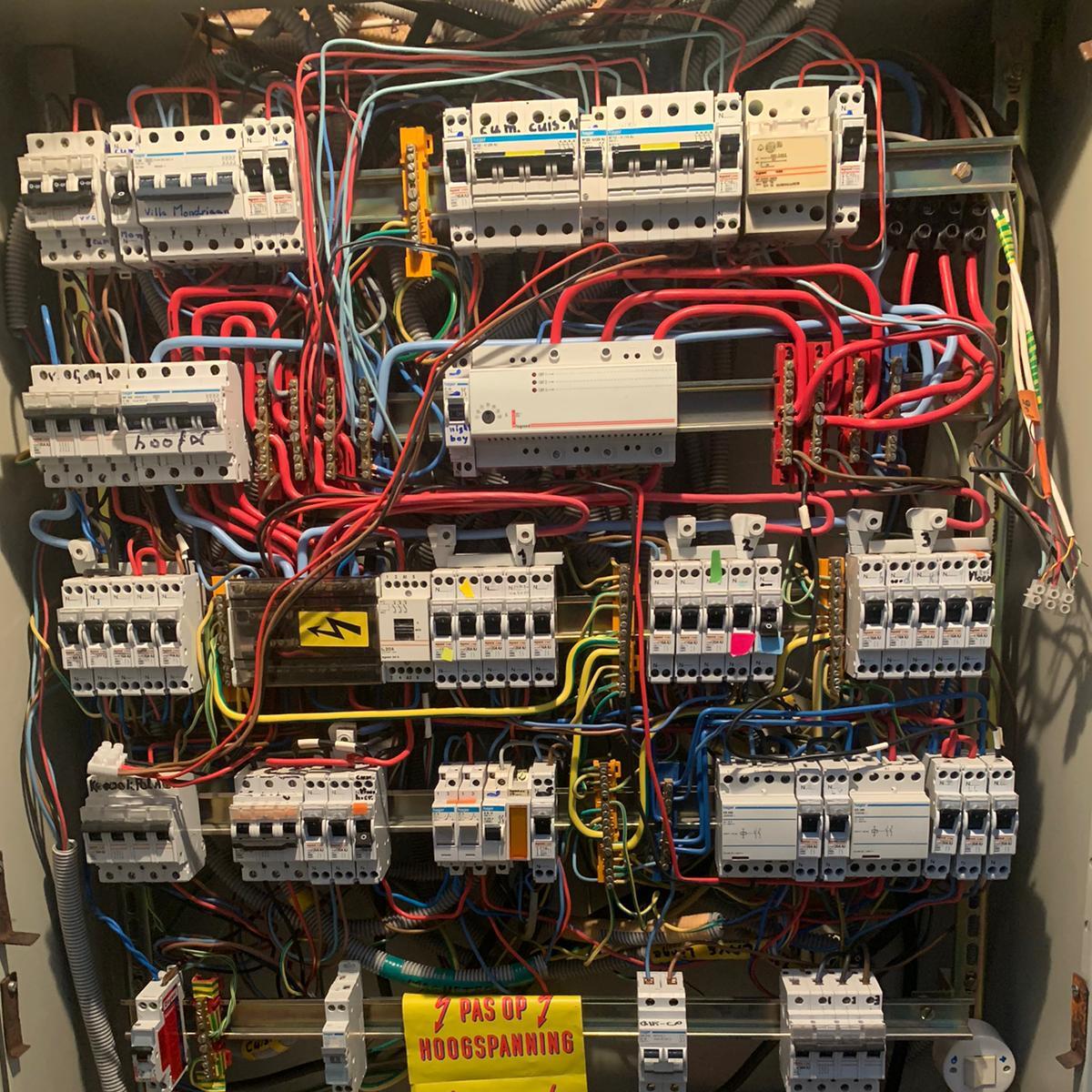 Photo de la prestation : Le diagnostic de l'installation électrique pour la vente